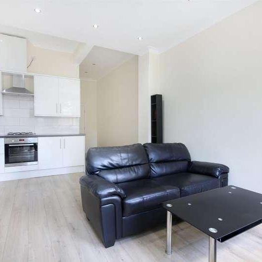 Freeland Road, W5 - Photo 1