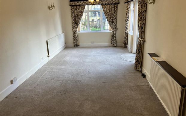 Downlands Avenue, Worthing - Photo 1