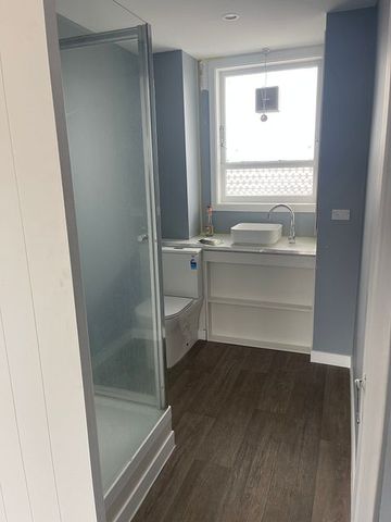 Charming 2BR Unit in Vibrant Rotorua - Photo 4