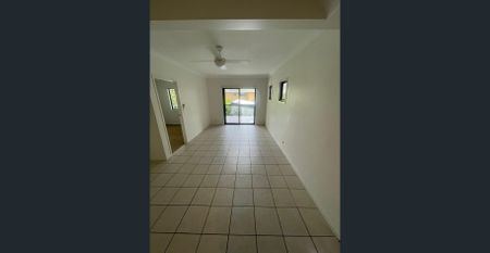 2/19 West Street, Burleigh Heads, Qld 4220 - Photo 4