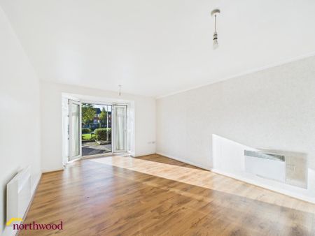 2 bedroom flat to rent - Photo 4