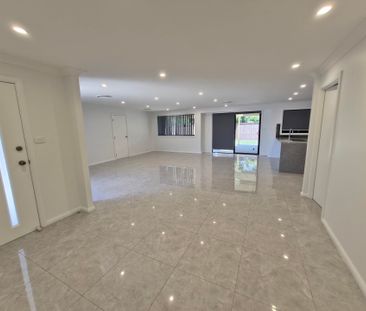 Spacious Family Living! - Photo 1