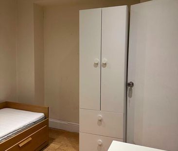 Room in a Shared House, The Burroughs, NW4 - Photo 2