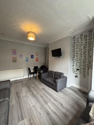 20 Estcourt Terrace, Leeds, LS6 3EX - Photo 2