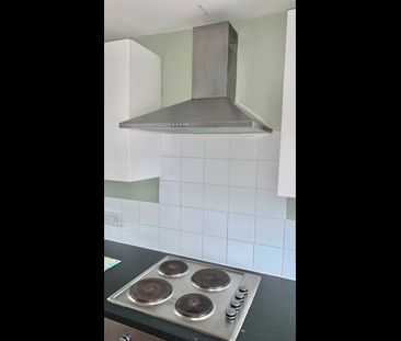 1 Bed Flat, Moscow Drive, L13 - Photo 2