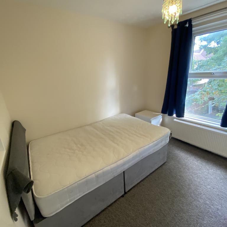 Milton Road, Southampton - Photo 1