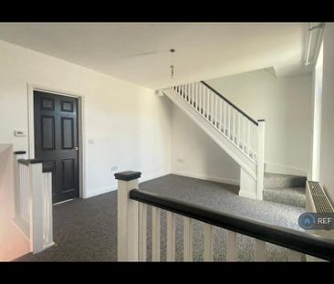 2 bedroom maisonette to rent - Photo 1