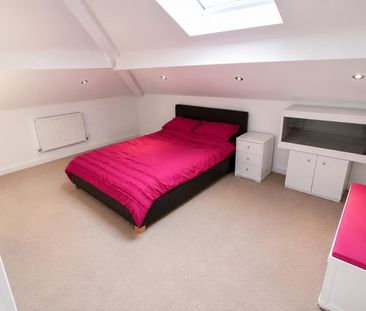 2 bedroom Flat To Let - Photo 5
