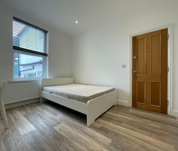 4 bedroom terraced house to rent - Photo 3