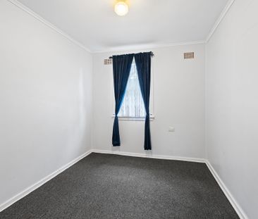 Spacious Family Home - Photo 2