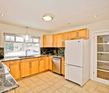 For Lease - 12 Cartier Crescent Unit# main floor, Richmond Hill, On... - Photo 1