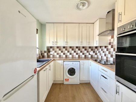 2 bedroom flat to rent - Photo 4
