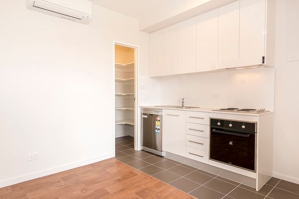 Unit 410/6 Charles Street, Charlestown. - Photo 1