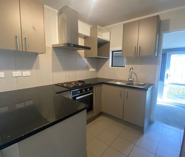 MANUREWA, 2 BEDROOMS - Photo 5