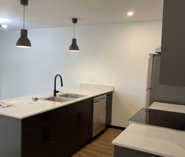 1006 Venture Way apartment — Gibsons, BC (2-Bedroom) - 2 Bedroom - Photo 3