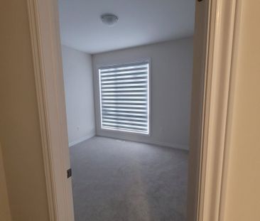 For Lease - 133 Berkely Street, Wasaga Beach, Ontario - Photo 4