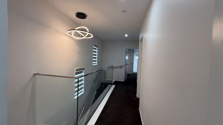 Modern 4-Bedroom, 3-Bathroom Townhouse in Mangere - Photo 5