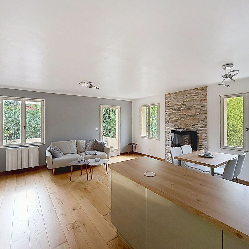Appartement T2 à louer à Aix en Provence quartier Célony au calme avec 2 places de parking et 400m² de terrain - Photo 1