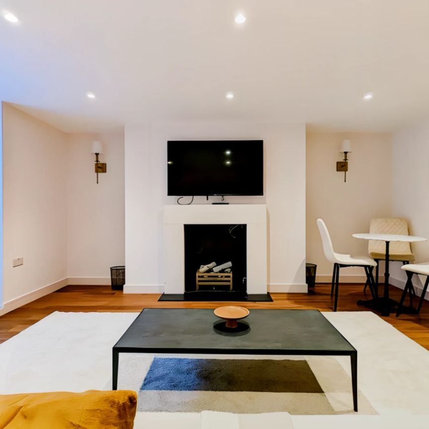 1.5 Bed Apartment with office - Photo 1