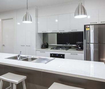 2/31 Booth Street, Golden Square - Photo 2