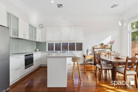 UNFURNISHED CHARACTER HOME - Photo 4