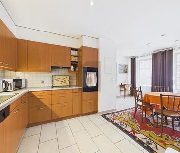 ÉLÉGANT LOGEMENT MEUBLÉ AU CHARME CONTEMPORAIN - Photo 4