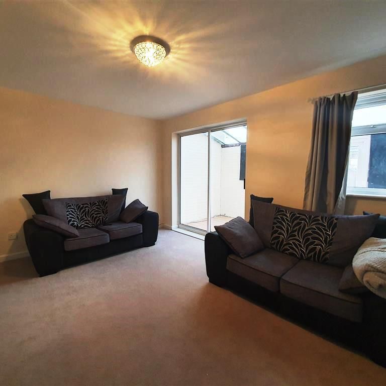 Hanbidge Crescent, Gosport - Photo 1