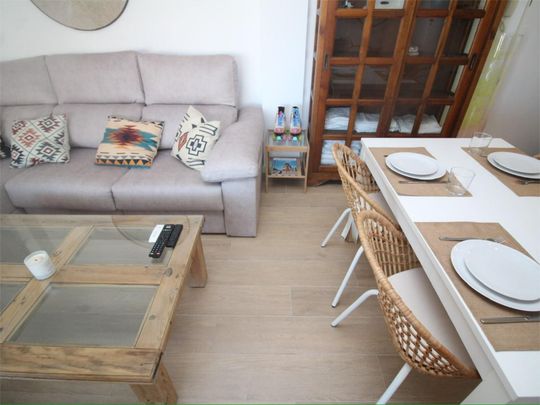 Piso de alquiler en Calle Teodoro Llorente, 6, Campoamor - Photo 1