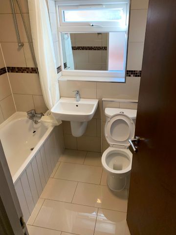 1 Bed Flat, Kings Road, E6 - Photo 4