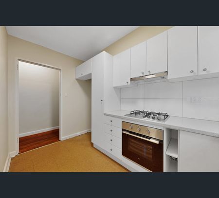 3/128 Park Street, Essendon, Vic 3040 - Photo 5