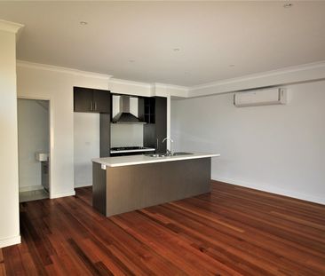 3 BEDROOM TOWNHOUSE IN GREAT LOCATION - Photo 4