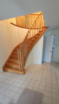 For Lease - 11 Foster Crescent, Whitby, Ontario - Photo 1