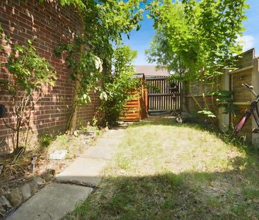 Flat to rent on - Photo 6