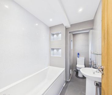 2 bedroom maisonette to rent - Photo 5