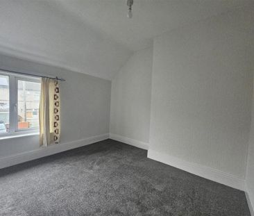 Room 2, Mansfield, NG19 - Photo 4