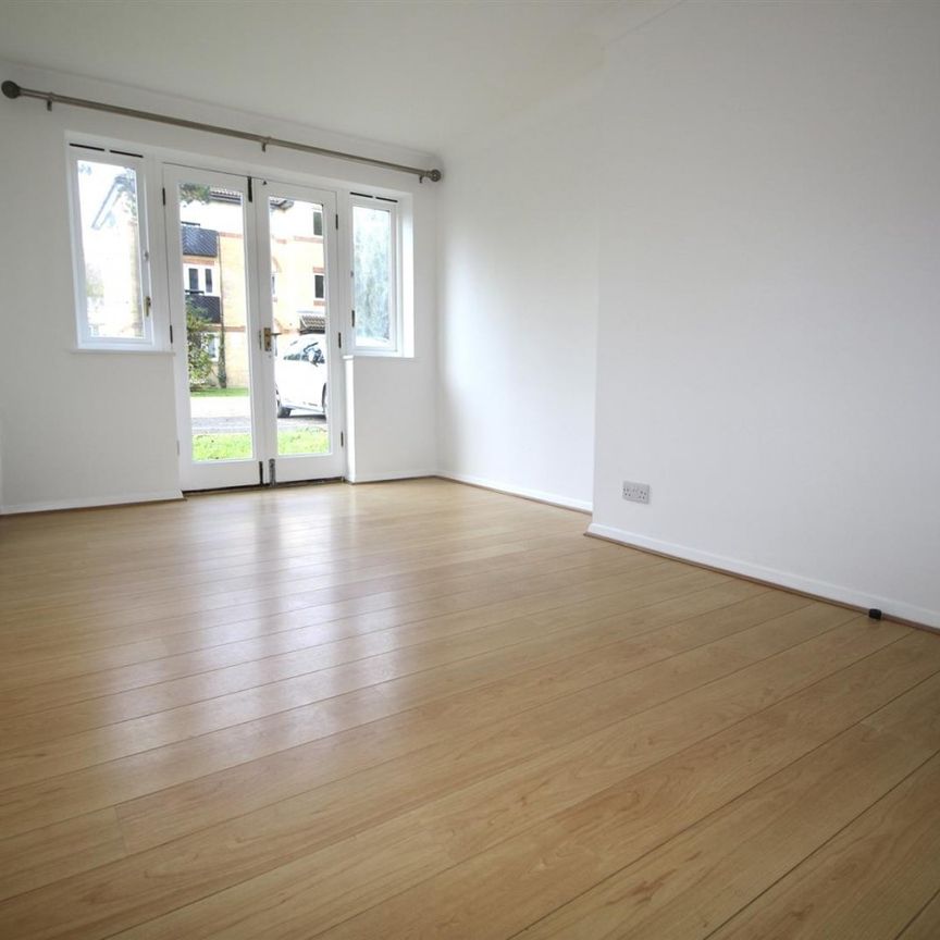 2 Bedroom Flat - Purpose Built To Let - Photo 1