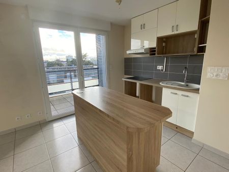 Location Appartement 3 pièces 73m² TOURS 37100 - Photo 2