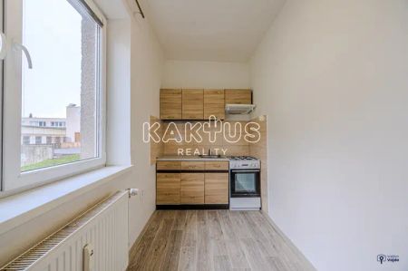 Pronájem bytu 1+1 na ulici J. Švermy, Frýdek - Místek - Photo 3