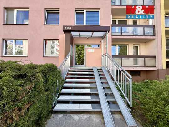 Pronájem bytu 1+kk a garsoniéry 29 m², Peškova 960, Praha - Fotografie 1
