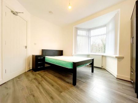 5 bedroom semi-detached house to rent - Photo 5