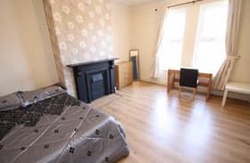 8 Bed - 30 Brudenell Avenue, Hyde Park, Leeds - LS6 1HD - Student - Photo 3