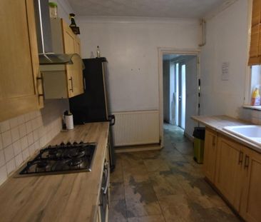1 bedroom in a house share to rent - Photo 3