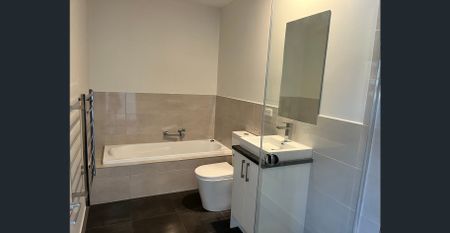 Spacious Modern Townhouse - Photo 5