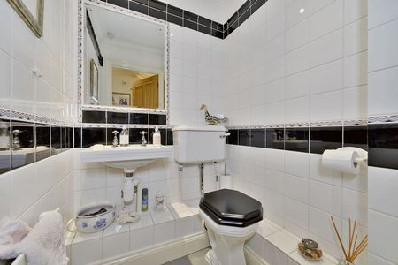 Enton Lane Enton, Godalming - 2 bedrooms Property for lettings - Seymours - Photo 3