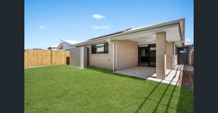 Modern Family Home in the Heart of Aura – 4 Bed, 2 Bath, 2 Car + Solar + Ducted Air - Photo 4