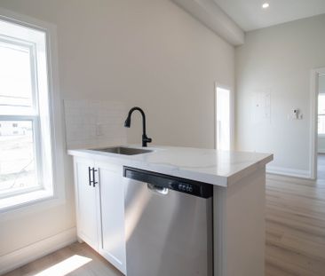 Newly Renovated 1 Bedroom unit in Welland - Photo 1