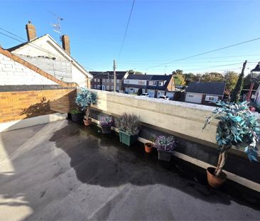 2 bedroom maisonette to rent - Photo 4