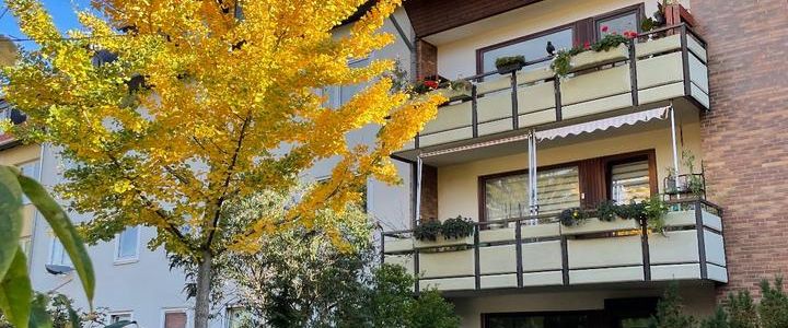 Erdgeschoß-Wo. mit Balkon . 3 Zi., Innenstadtnah - Photo 1