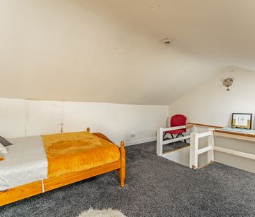 🏡 Large Victorian House - All Bills Included plus a Cleaner & Garde... - Photo 1