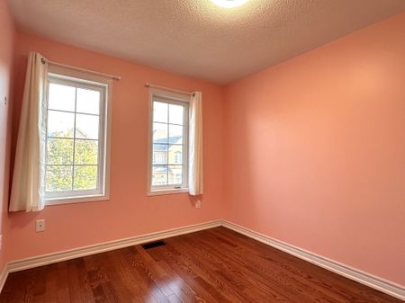 For Lease - 28 Voysey Way, Markham, Ontario - Photo 3